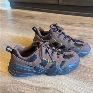 Nike Tech Hera Cacao Women's Size 8 NEVER WORN